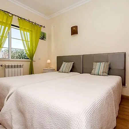 Marcos Mendes Sleeps 12 With Pool And Air Con *