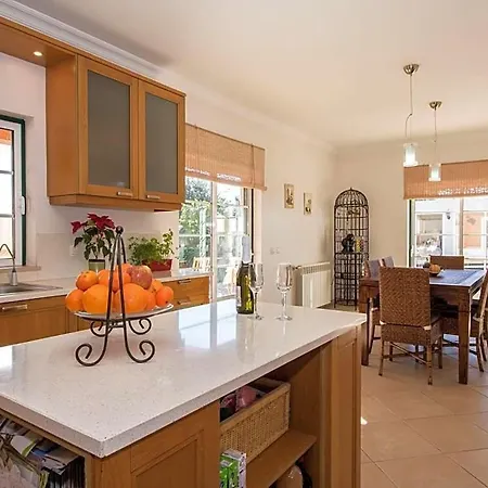 Marcos Mendes Sleeps 12 With Pool And Air Con 博利凯梅