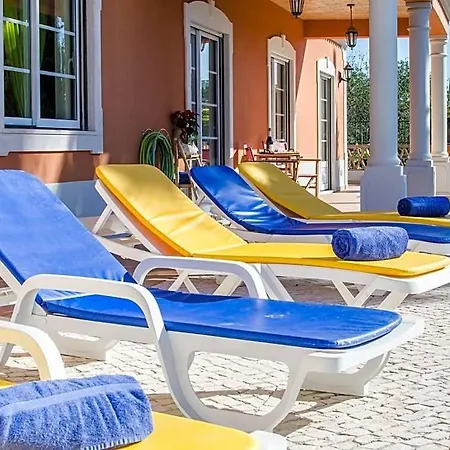 Marcos Mendes Sleeps 12 With Pool And Air Con