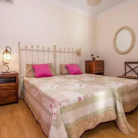 Marcos Mendes Sleeps 12 With Pool And Air Con 빌라