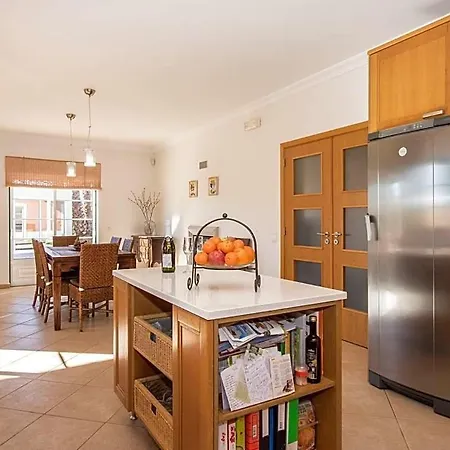 Marcos Mendes Sleeps 12 With Pool And Air Con 빌라